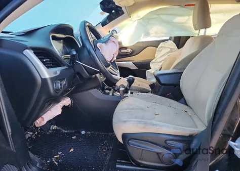 2017 Jep Cherokee L z USA, uszkodzony, nr VIN 1C4PJMCS5HW657840